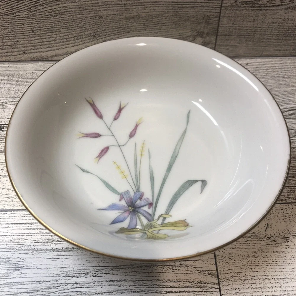 Eschenbach Bavaria Germany Dessert Fruit Bowl‎ Pastel Floral Gold Trim 5.25